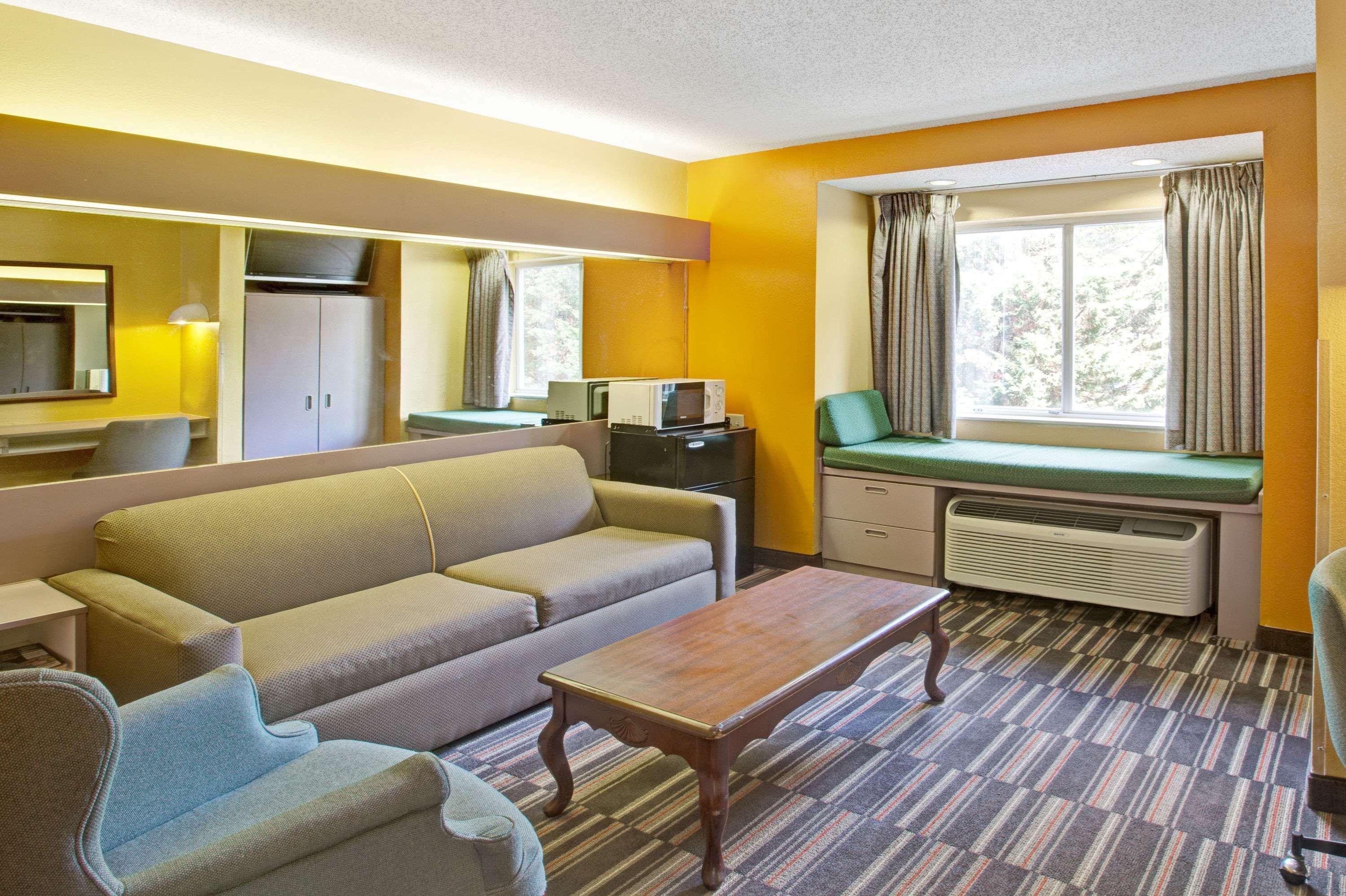 Microtel Inn & Suites By Wyndham Gatlinburg Exterior photo