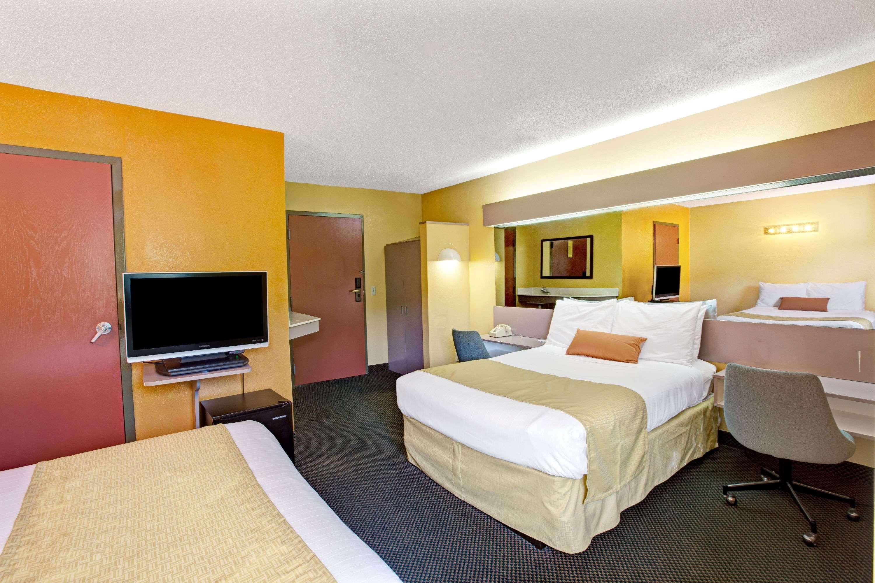 Microtel Inn & Suites By Wyndham Gatlinburg Exterior photo